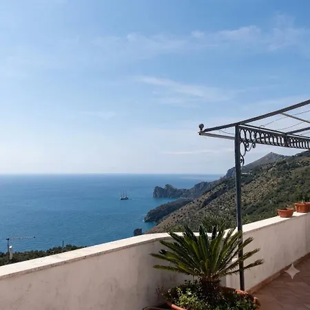 Torca Sun & Sea Lauda Villa *
